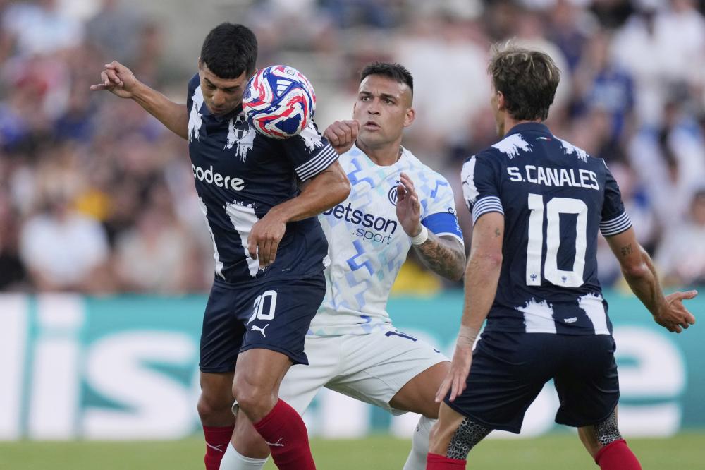 五连胜！中国冰壶男队“壶”力全开 锁定前三剑指米兰冬奥